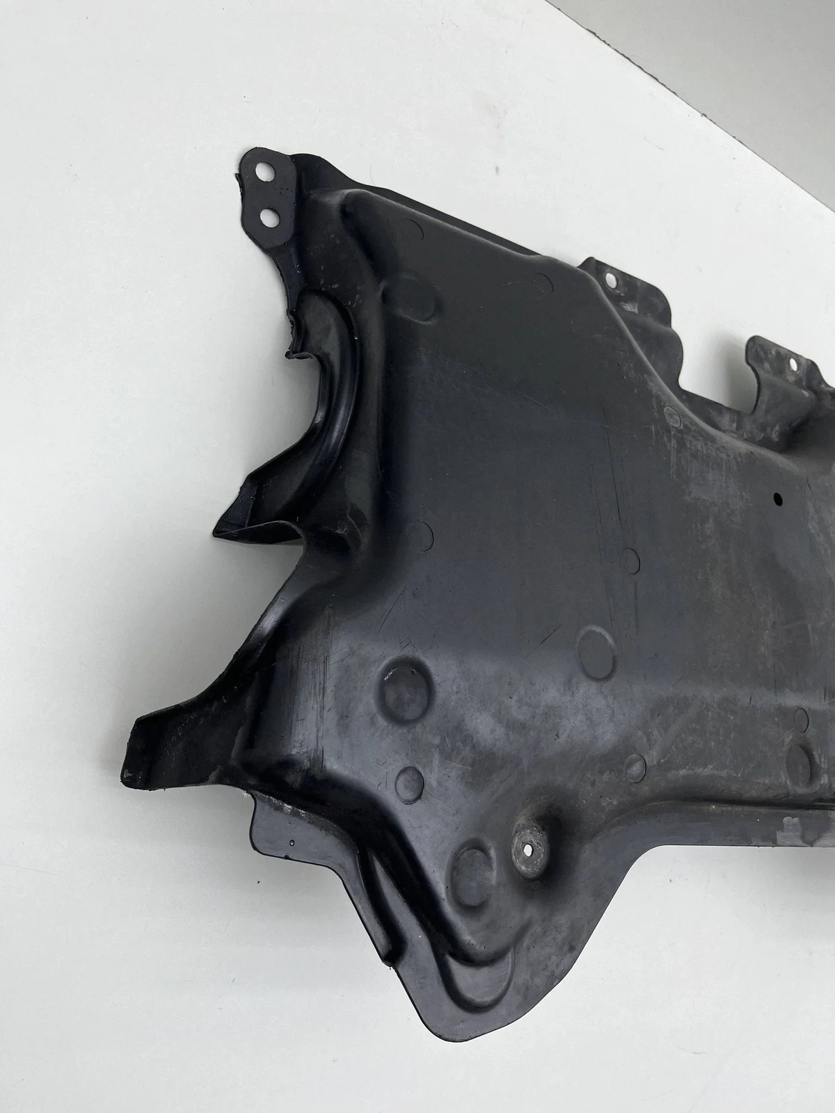 MERCEDES CLS C218 Cubierta bajo motor A2125201323 image 4