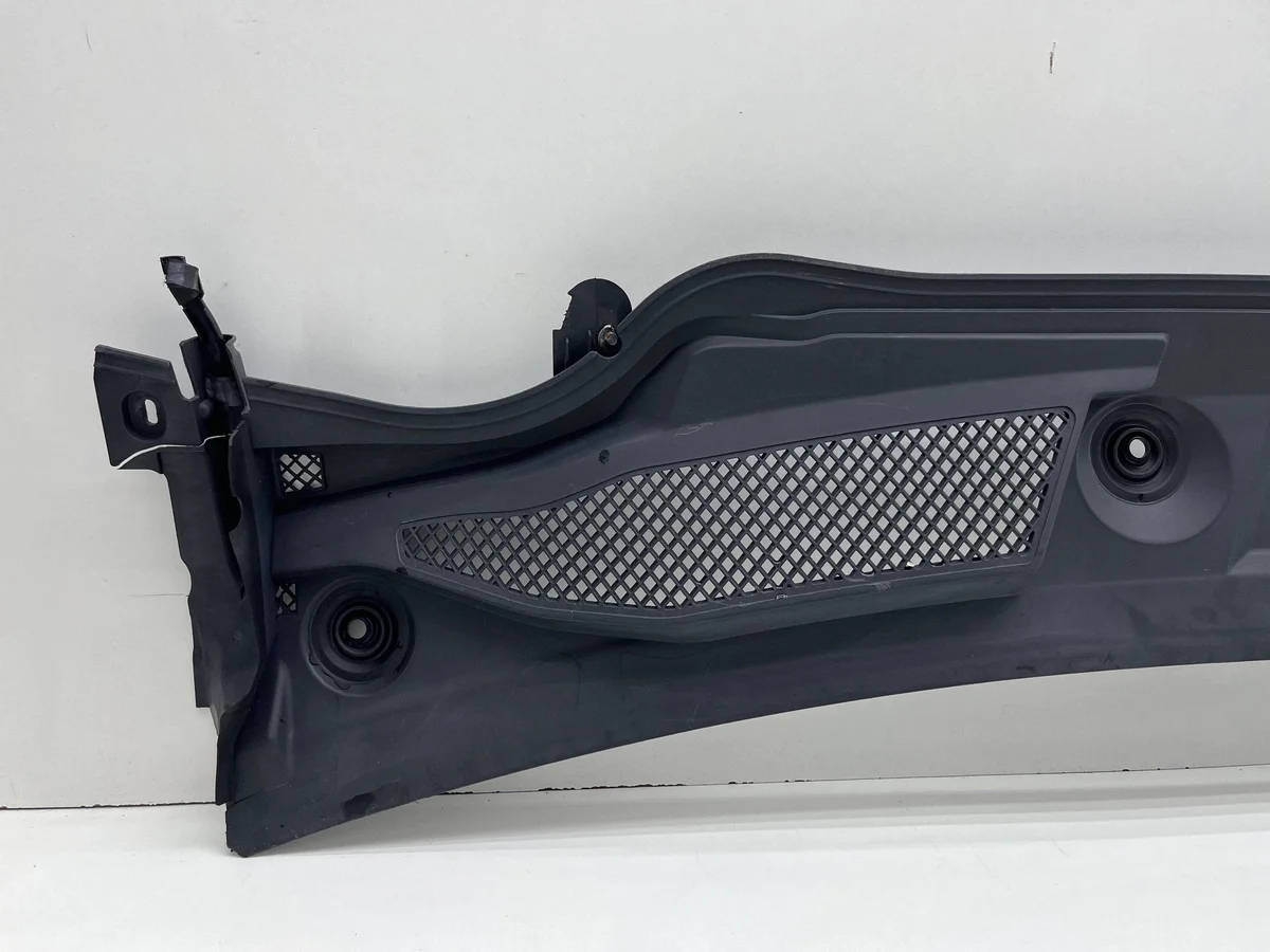 Cache sous pare-brise Mercedes Classe A W176 A1768300013