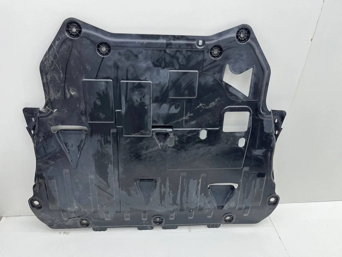 Suojus moottorin alle Volvo XC40 32226764