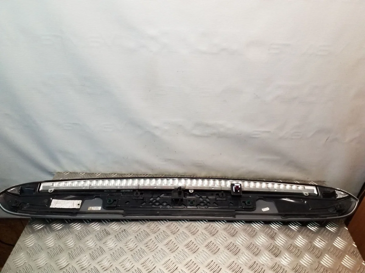 Takaspoileri Mercedes-Benz E W212 A2127900088 image 3