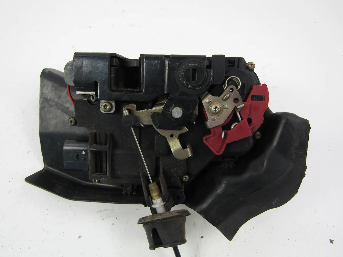 Dörrlås bak vänster Audi A4 B6 8E0839349 image 5