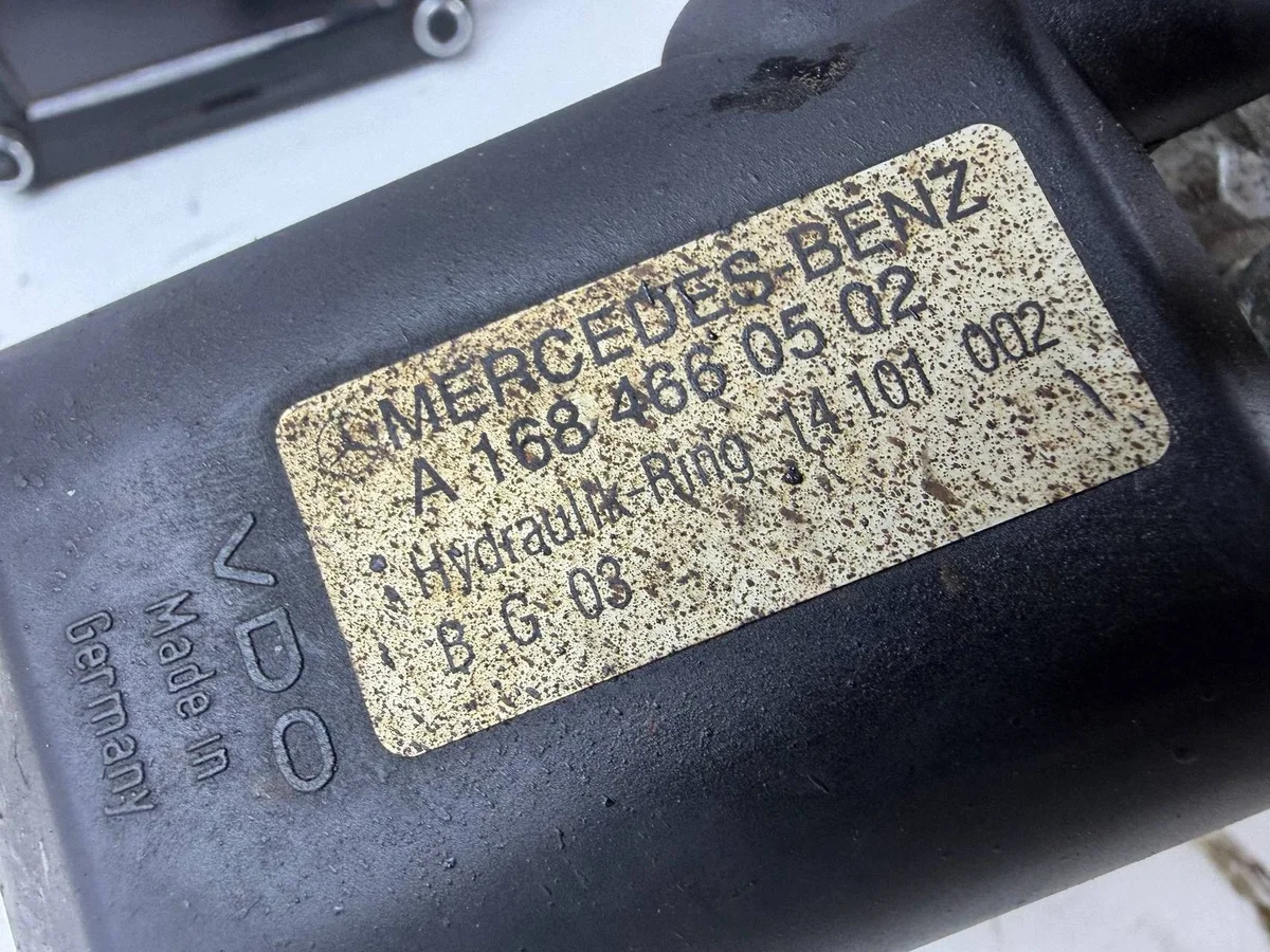 Ohjaustehostimen pumppu Mercedes-Benz A W168 A1684660502