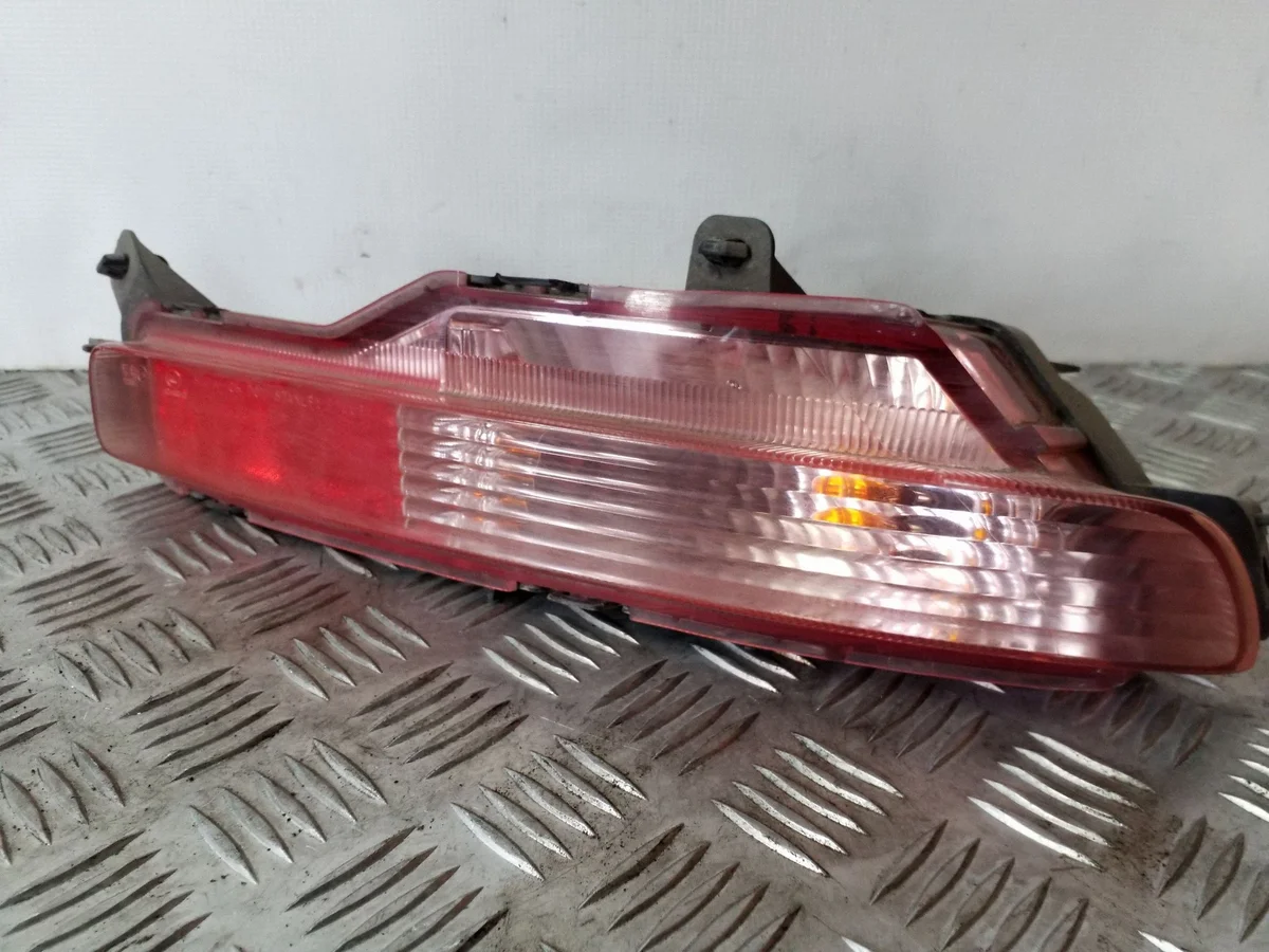 Takapuskurin valo Infiniti EX VAI36242
