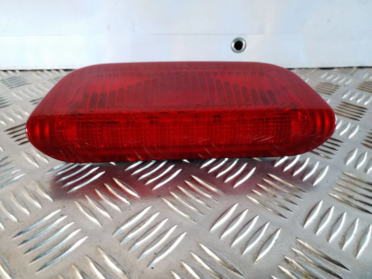 Terceira Luz de Freio Nissan Juke F15 VAI39503