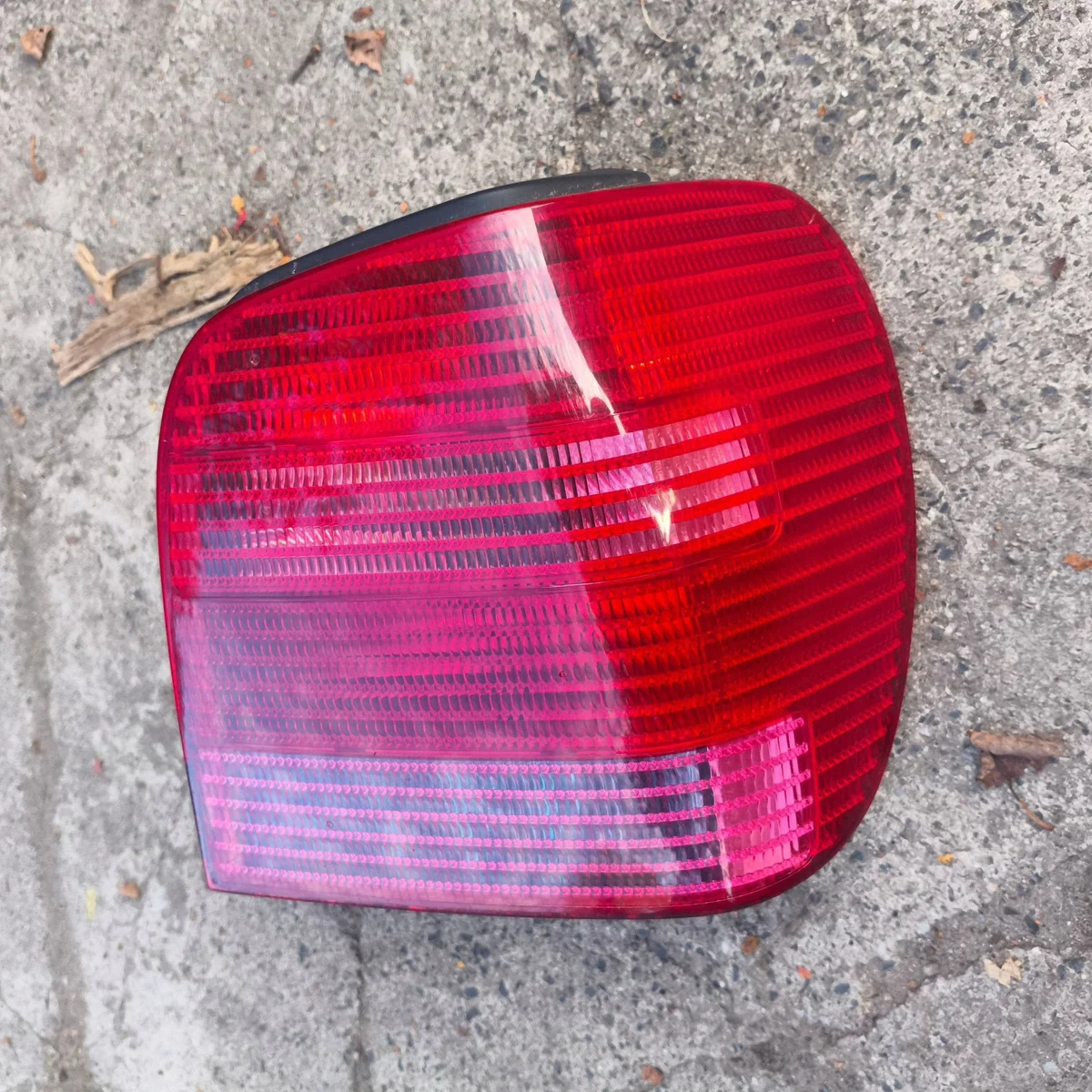 VW Polo 6N0945096H Luz Trasera Derecha