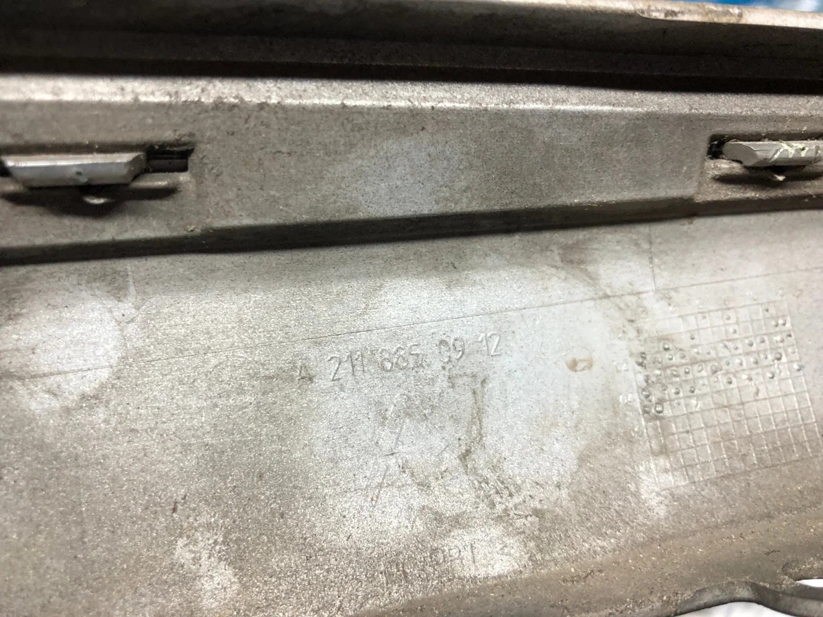 Moldura Parachoques Mercedes W211 Izquierda Delantera A2118850912 image 10