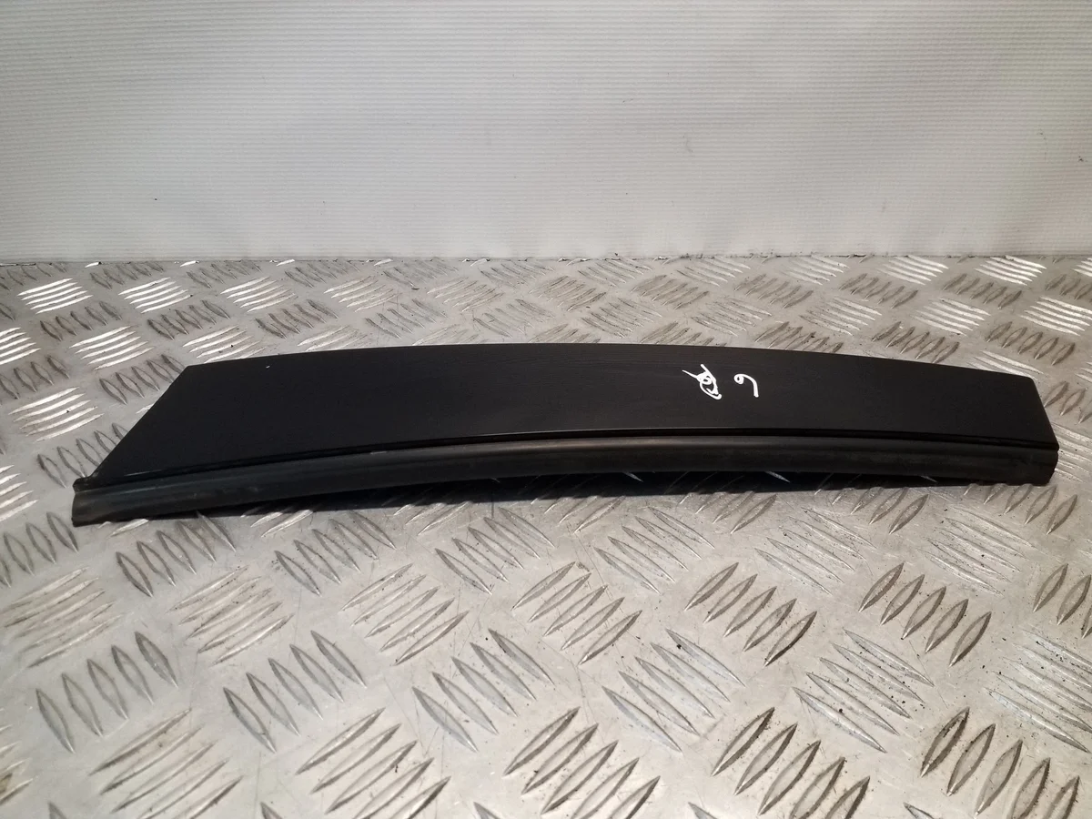 Modanatura posteriore destra Volvo V40 31385364