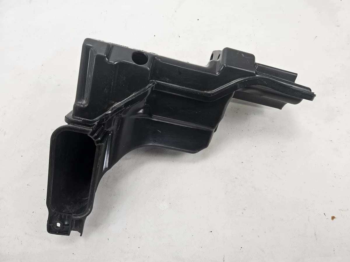 Ilmansuodattimen kotelo Peugeot 3008 II 5008 II 9810920880