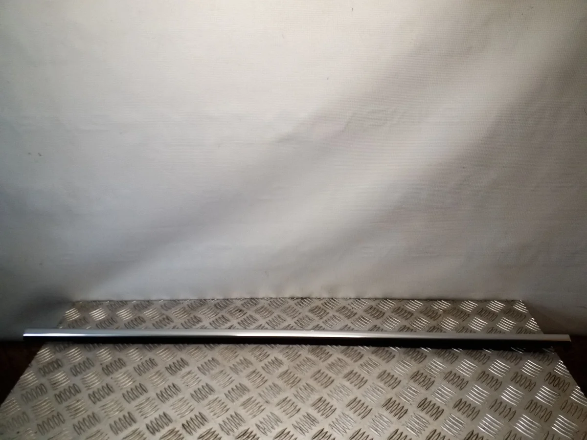 Ford S-Max Koristelistat takalasin oikea VAI60811