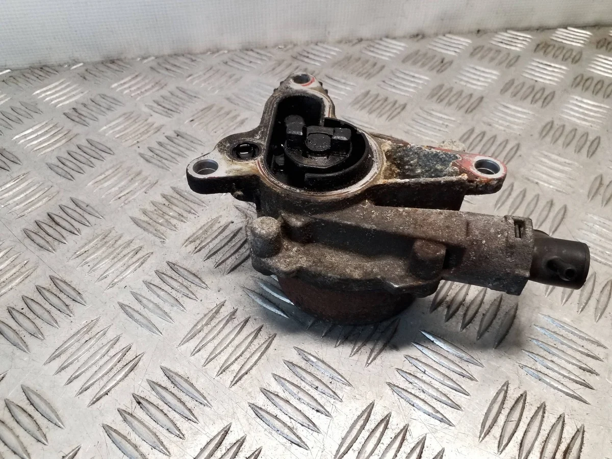 Vacuum Pump Renault Trafic III VAI65697 image 3