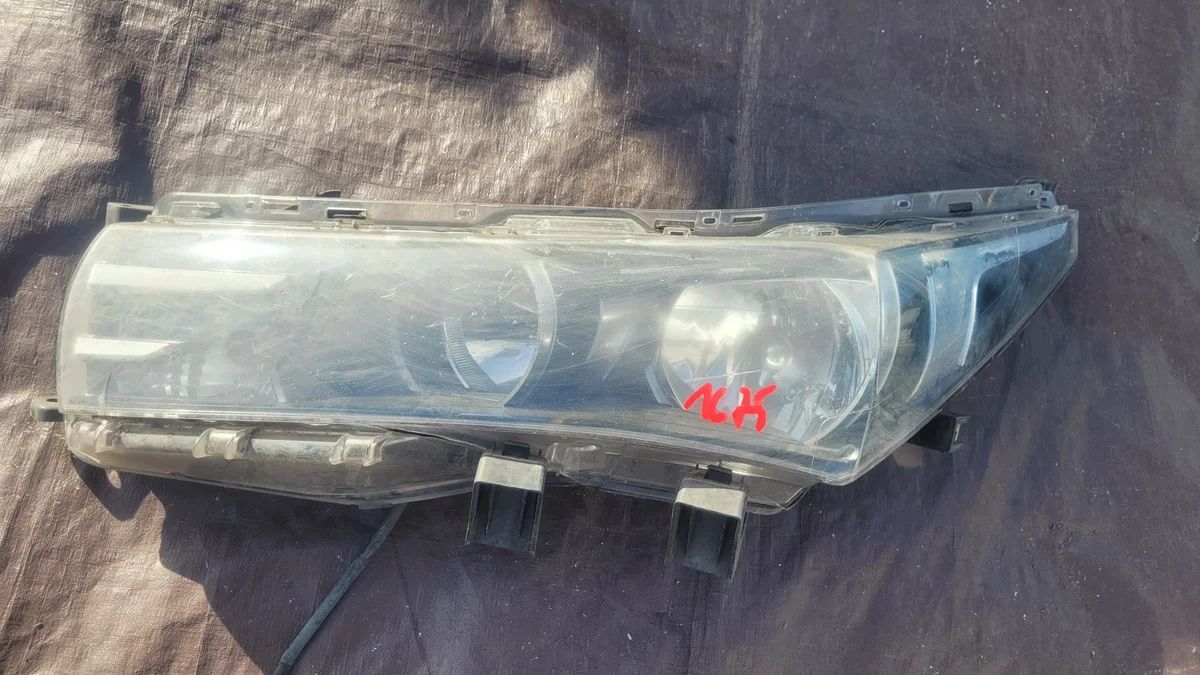 Phare gauche Toyota Corolla E160/E180 81170-02E71-00MIH81675