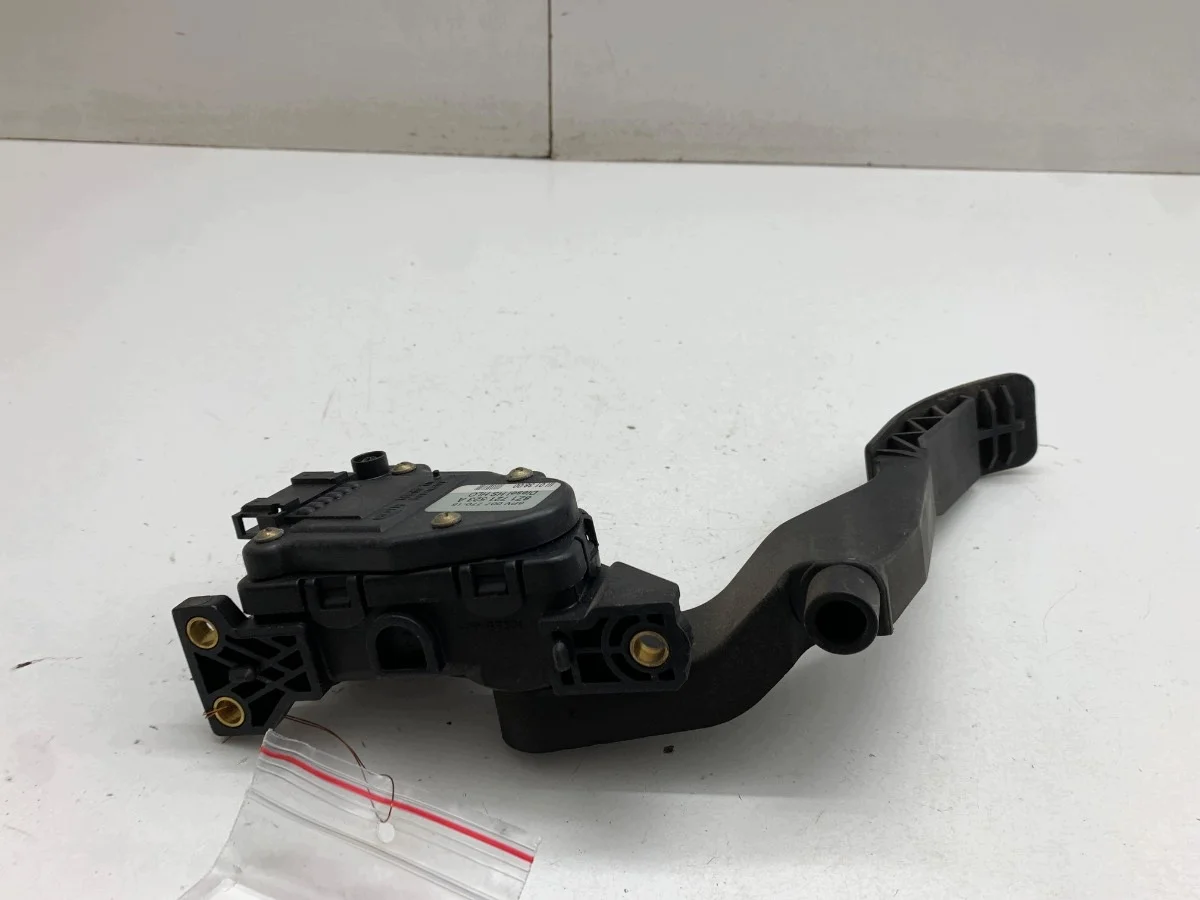 Kaasupolkimen potentiometri Audi A2 8Z1721523A