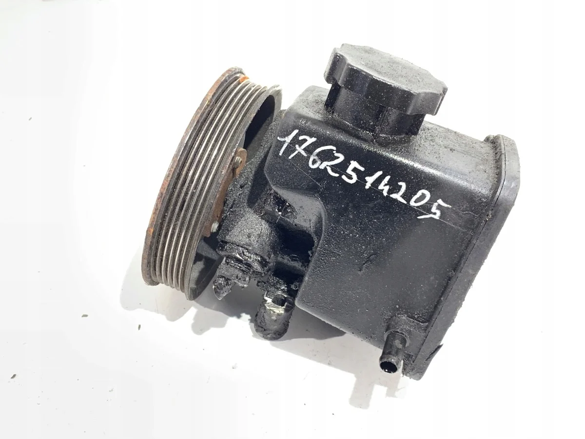 Ohjaustehostimen pumppu Mercedes W639 0034667101