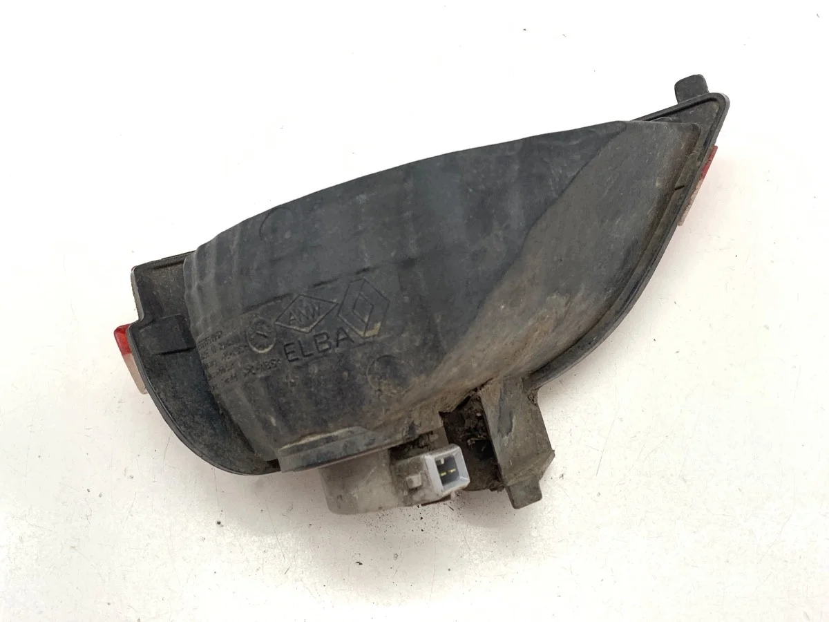Dacia Duster takapuskurin valo oikea 265545106R