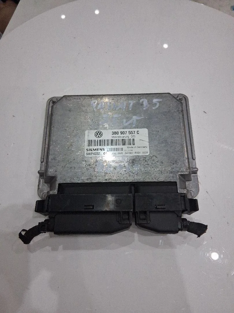 Styrenhet Volkswagen Passat B5 3B0907557C