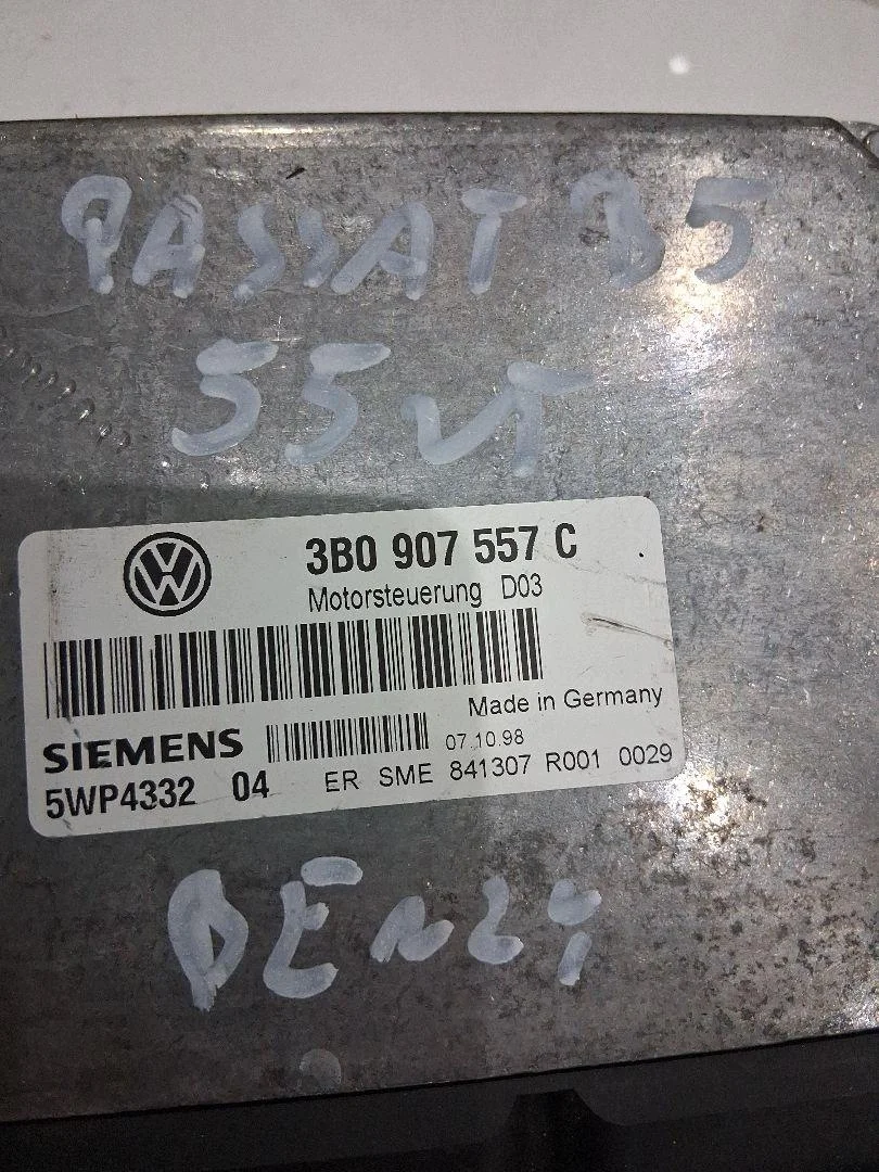 Regeleenheid Volkswagen Passat B5 3B0907557C