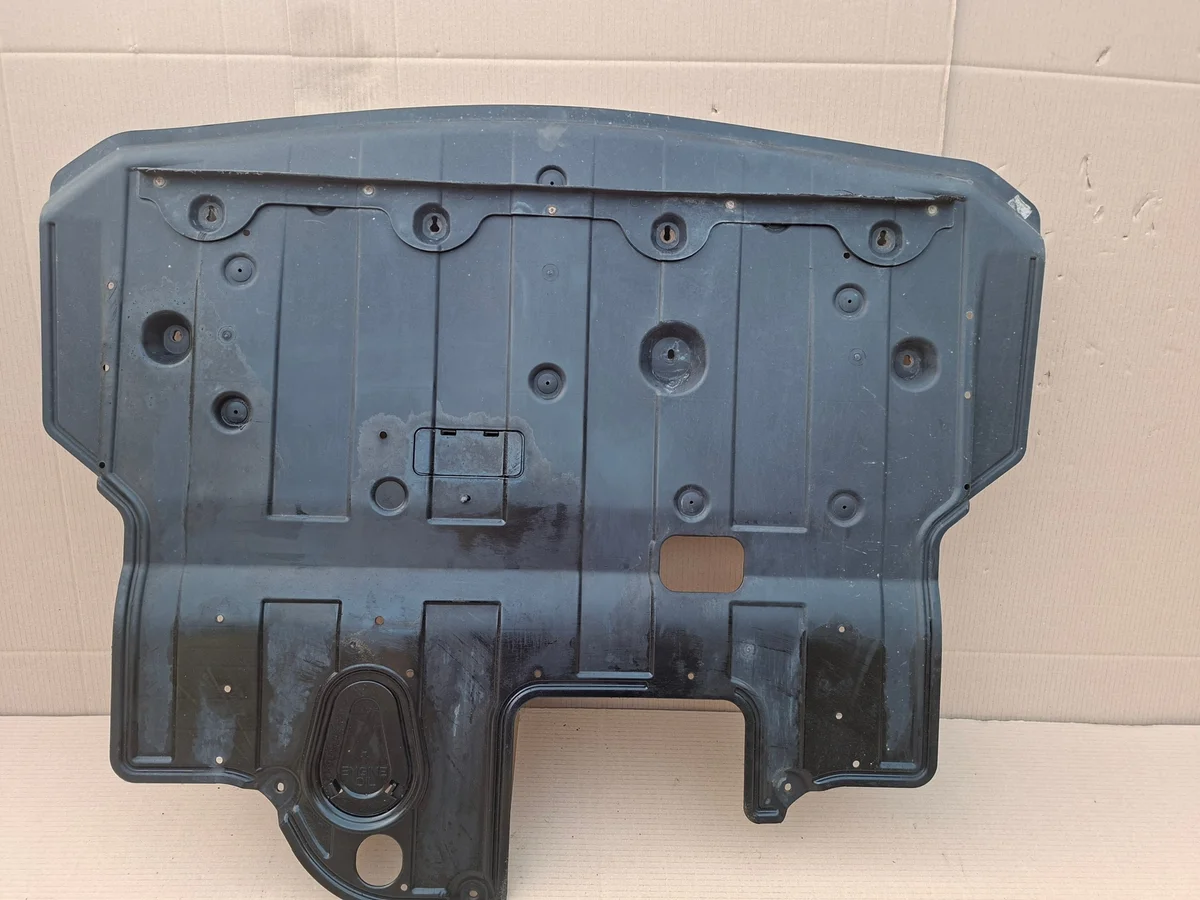 Suojus moottorin alle Hyundai i40 29110-3Z100