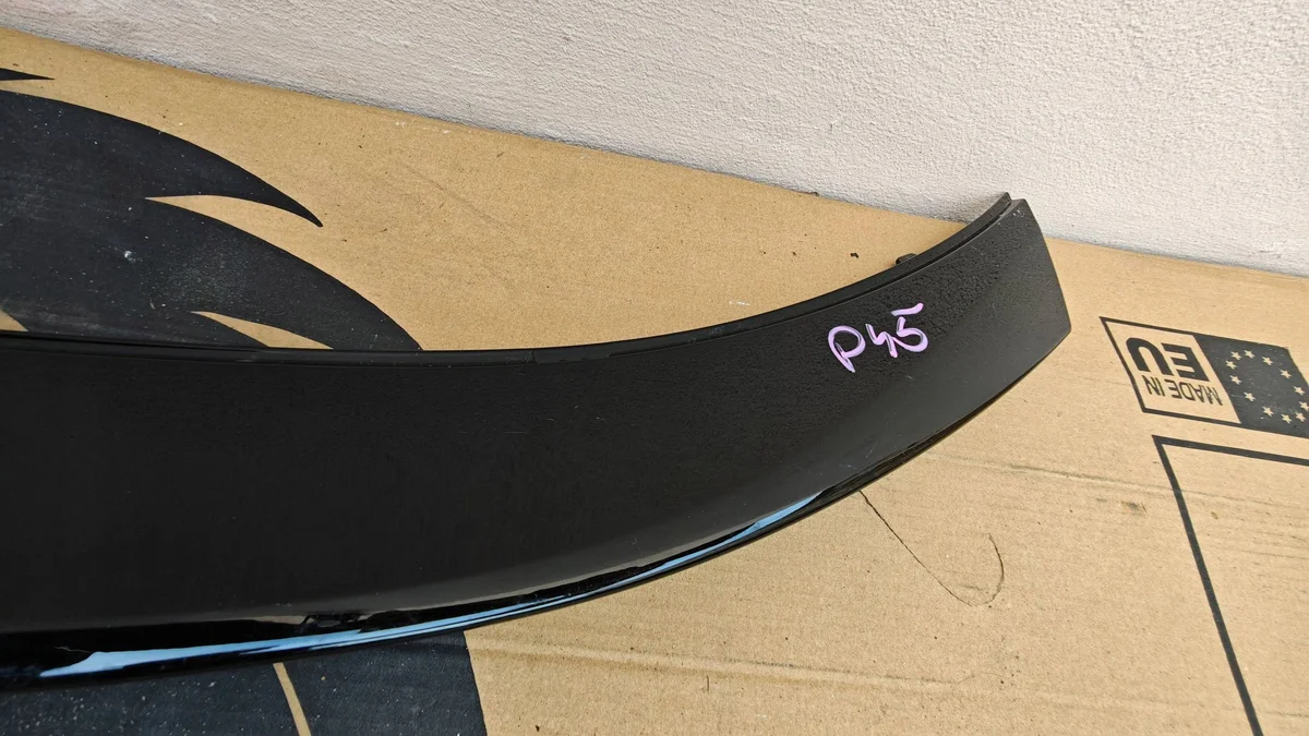 Spoiler arrière Toyota C-HR 76812F4120
