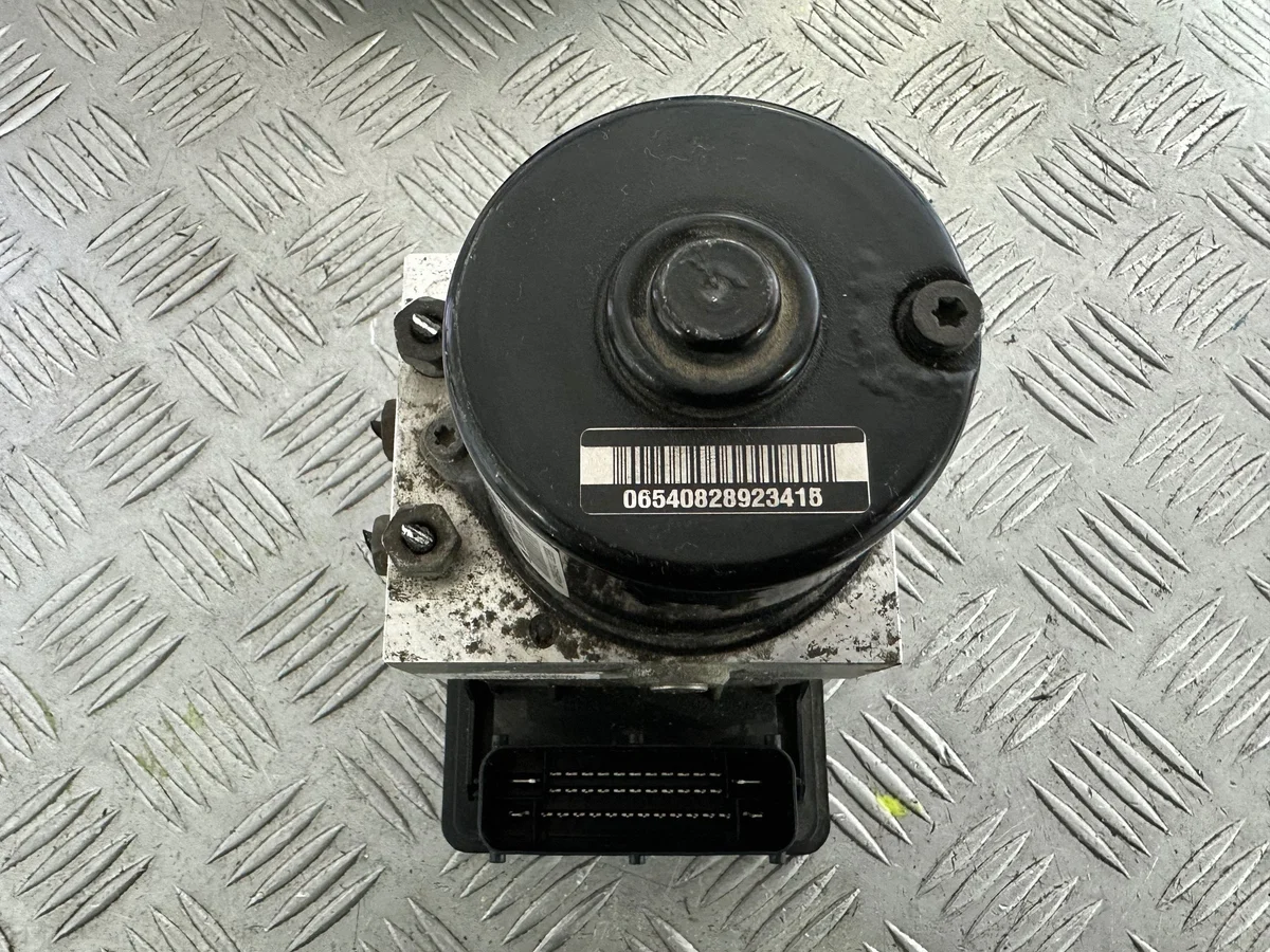Ohjausyksikkö Opel Astra J 1.7 CDTI 13370782 image 8