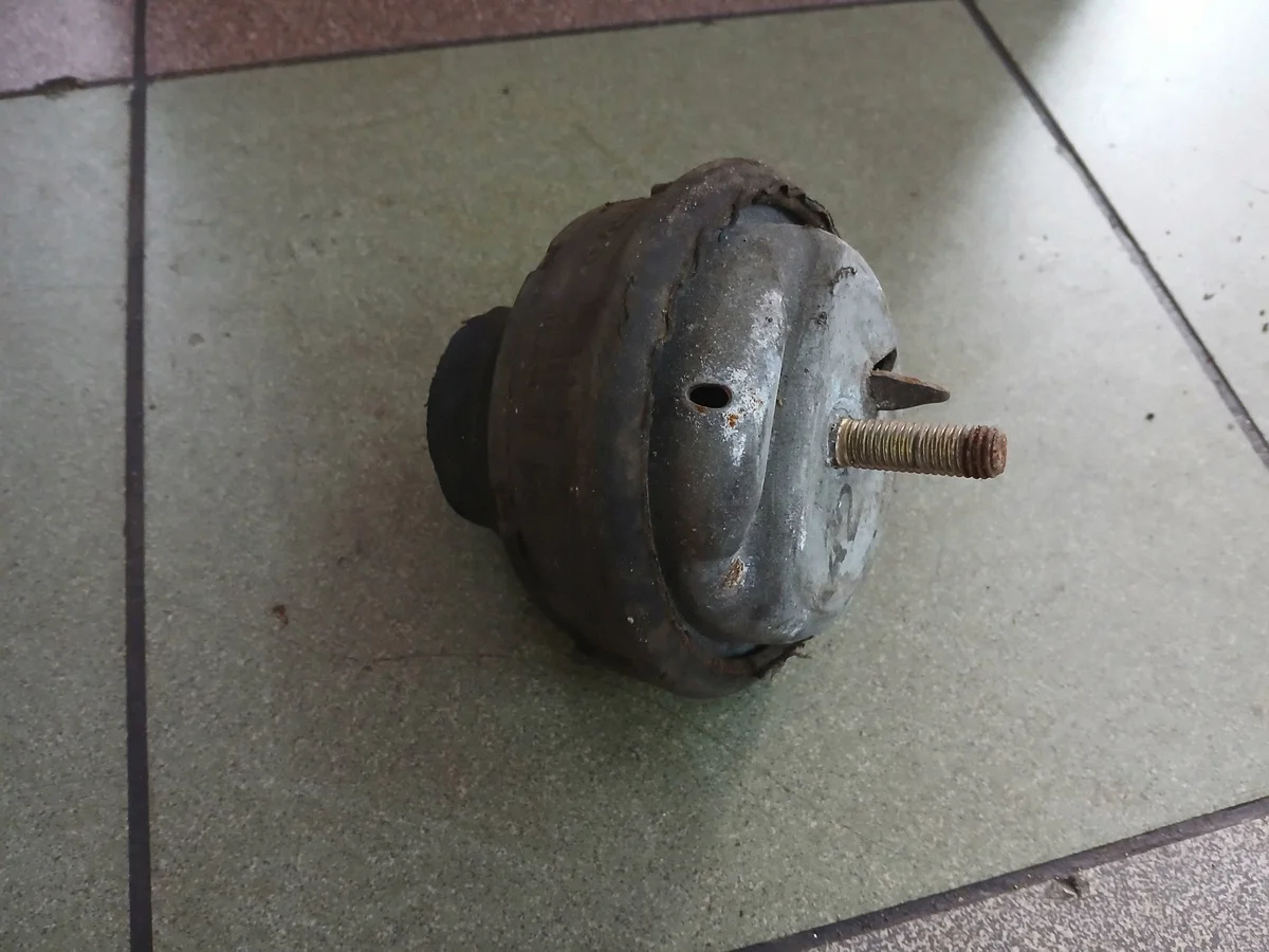 Supporto motore Volvo S70 9434254
