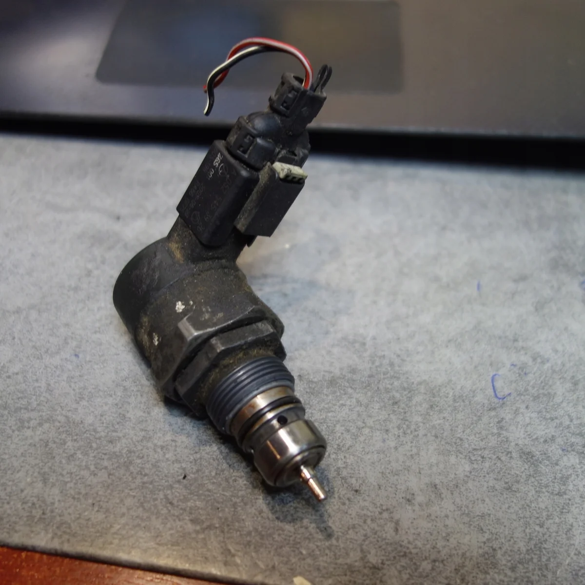 Polttoaineventtiili Mercedes E-sarja W211 A6110780442