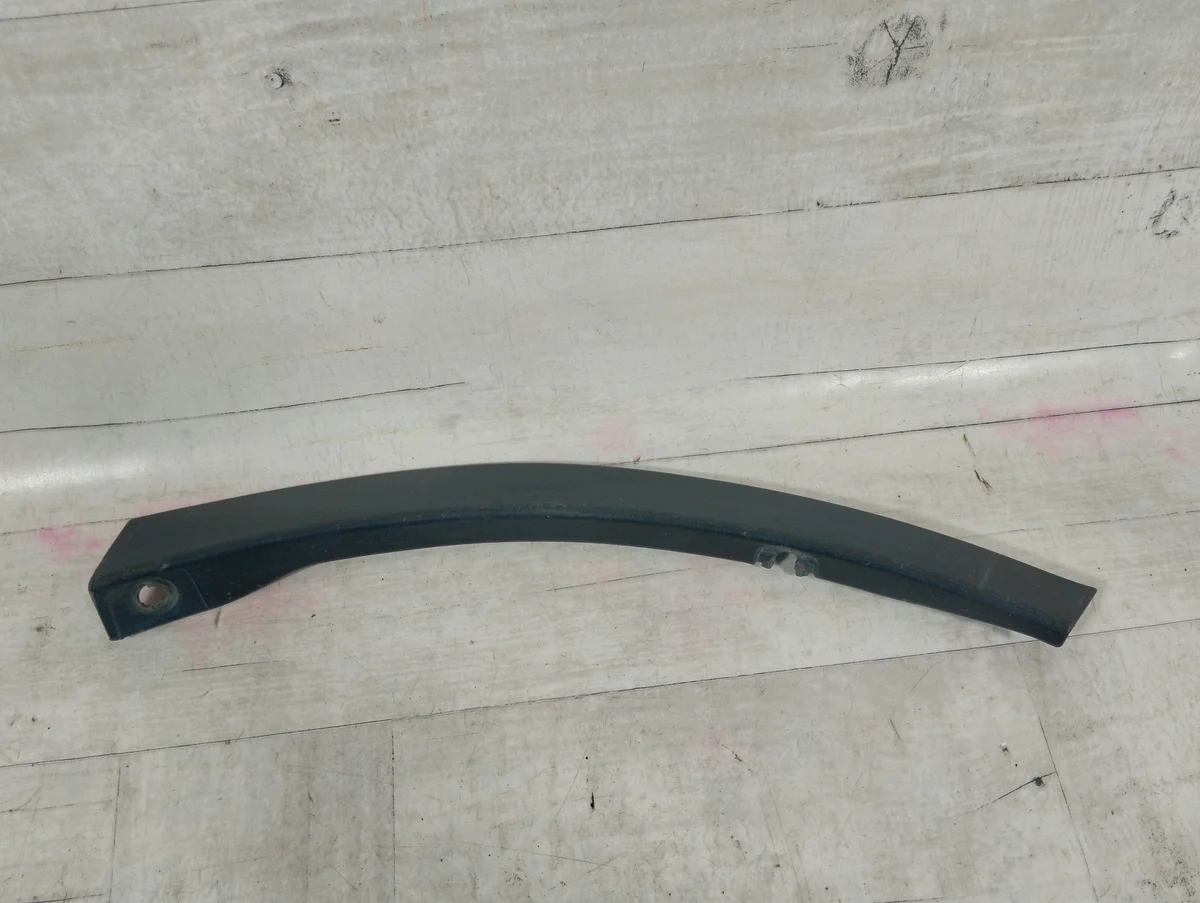 Puskurin koristelista Toyota RAV4 52112-42100