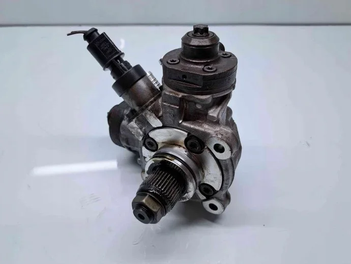 Bränslepump Audi Q7 059130755AK