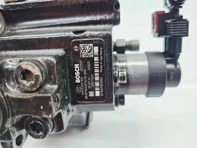 Bränslepump Opel Zafira C 1317517