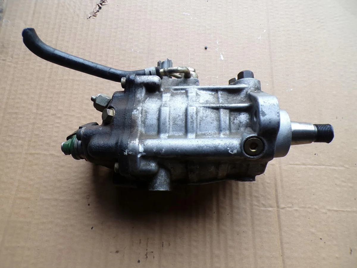 Einspritzpumpe Toyota 22100-27010 für Avensis Verso