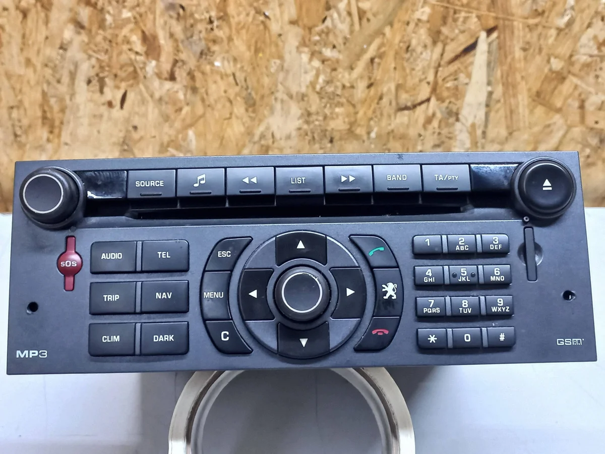 Peugeot 407 Coupe 2.7 HDI Radio 96601833XA