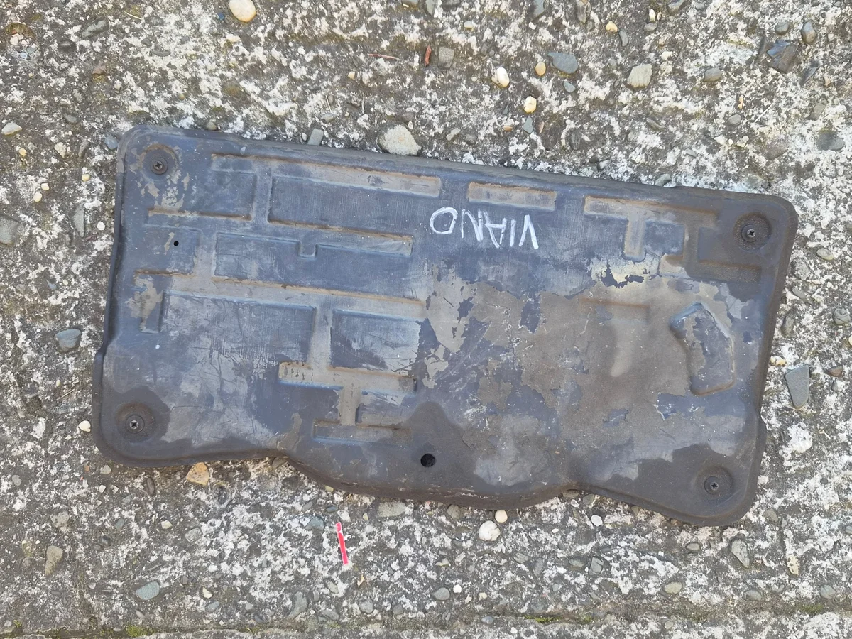 Skydd under motor Mercedes Vito W639 A6395200723