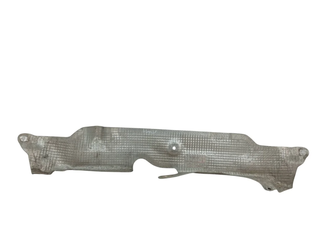 Avgassystemets värmesköld bak Porsche Panamera II 971804167B