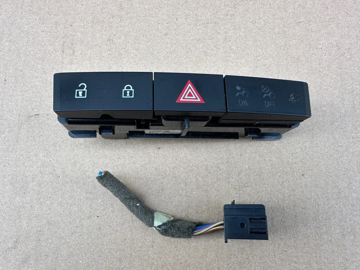 Opel Astra J Hätävalokatkaisija 13285122