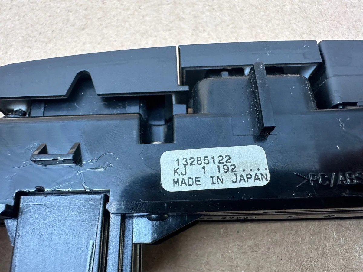 Opel Astra IV J Schalter Warnblinker 13285122 image 9