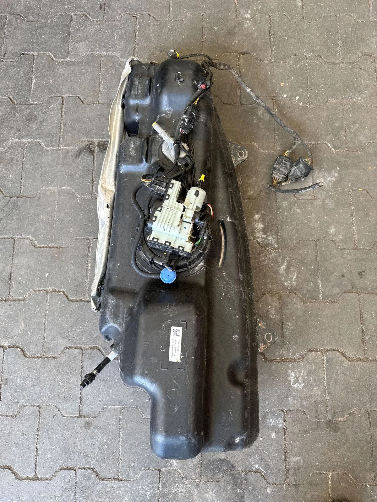 AdBlue-säiliö Mercedes-Benz Sprinter W906 A9064700815