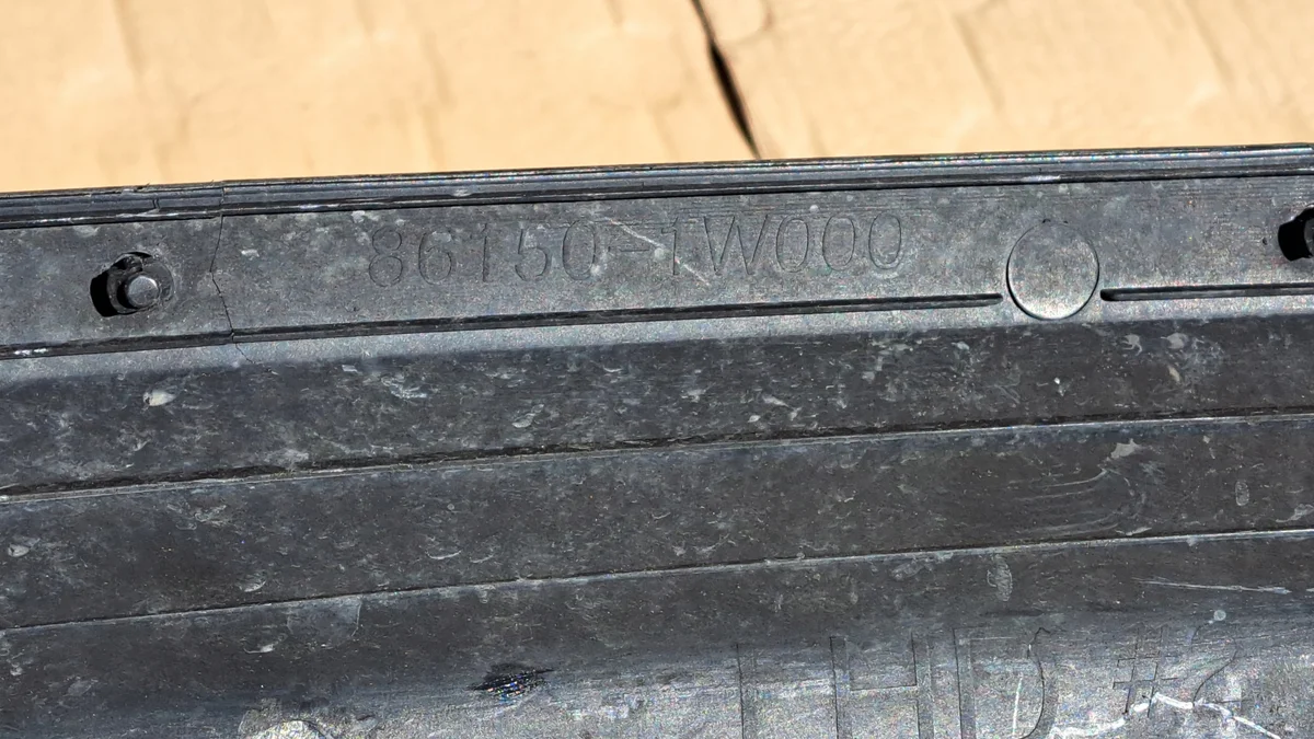 Kia 86150 1W000 Plastic Scuttle Panel image 3