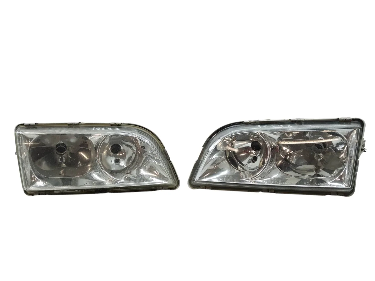 Phare Volvo V40 I Gauche/Droite 30899878