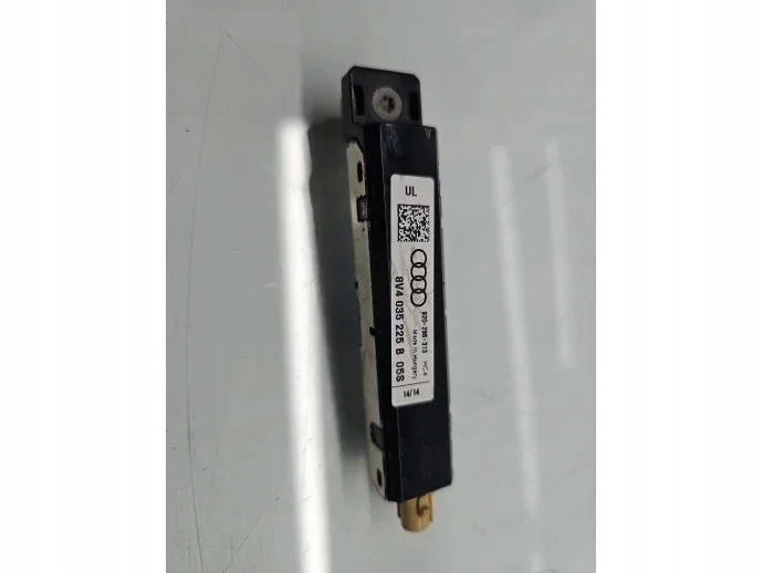 Audi A3 antennförstärkare 8V4035225B image 2
