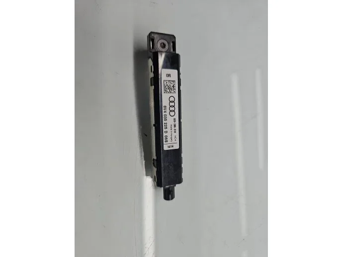 Audi A3 (8V1) antennförstärkare 8V4035225D