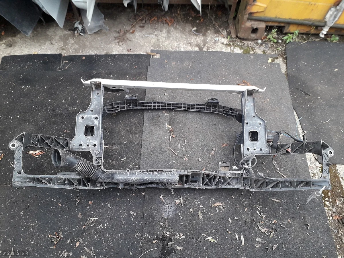 Panneau avant Opel Corsa 2007