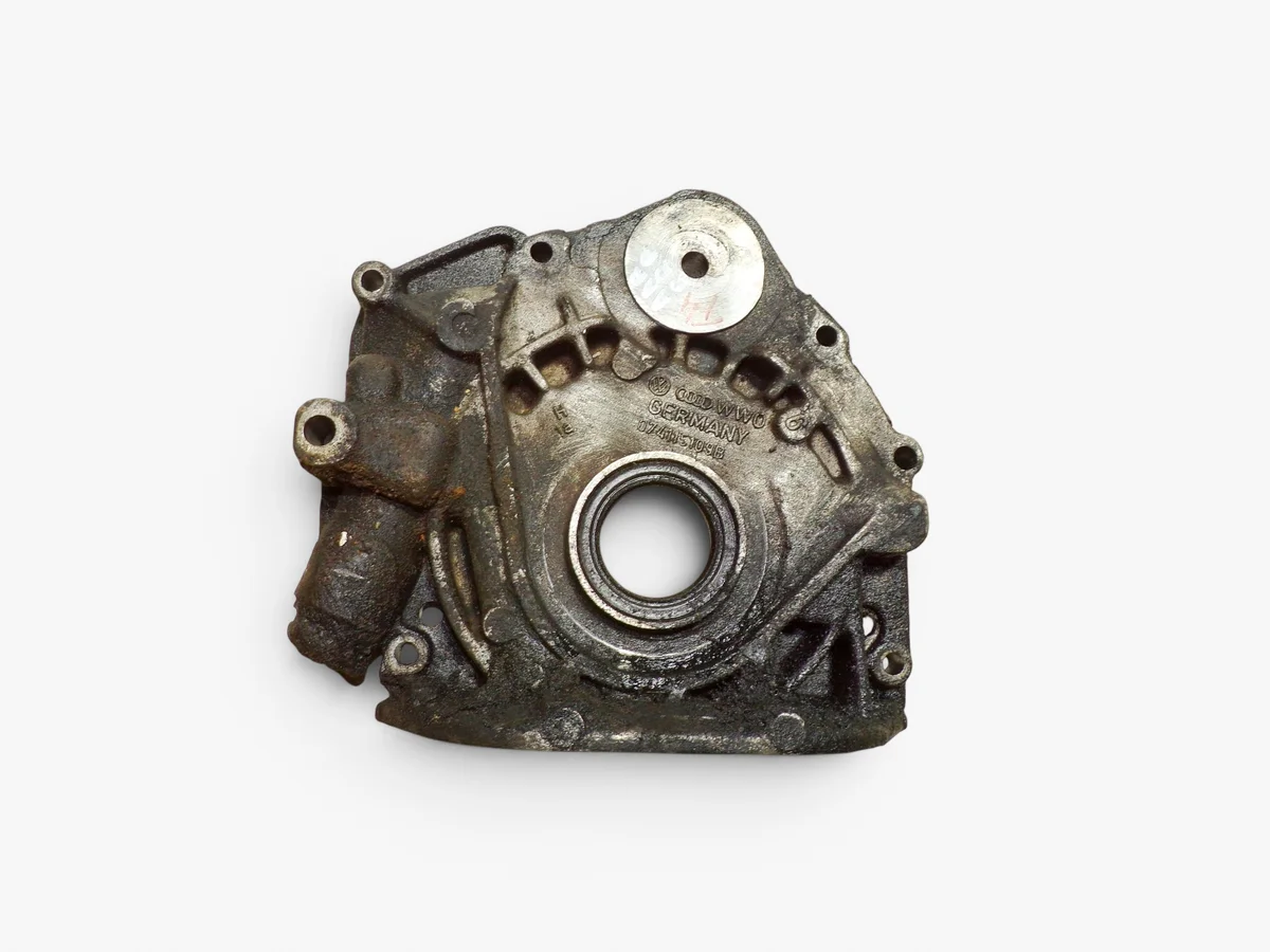 Volkswagen Öljypumppu 074115109B