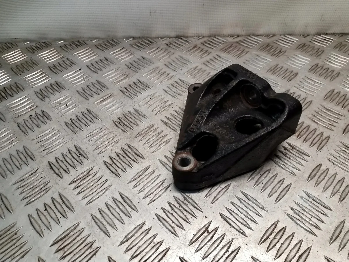 Suporte do Motor Toyota Auris 1231537030