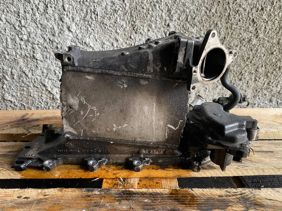 Volkswagen Passat B8 imusarja kaasuläppäkotelo M157812G
