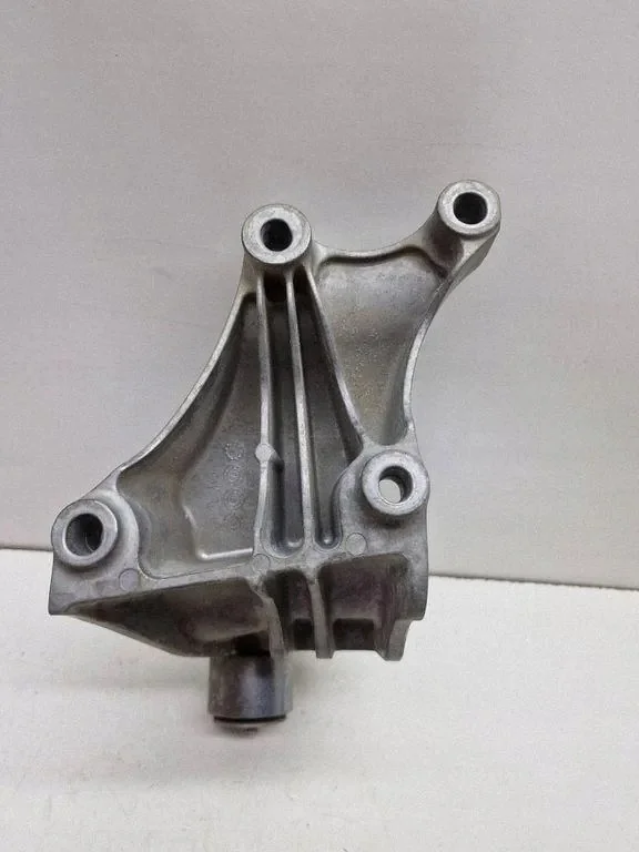 Engine Mount Right Ford Mustang 2.3L X05302A