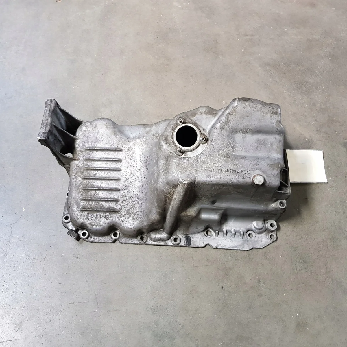 Oliecarter BMW E60 E61 520d 11137803071 thumbnail 1