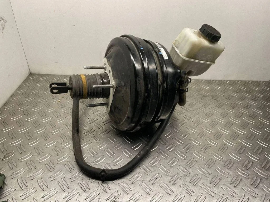 Jarrujen ohjaustehostin Ford Mustang V CR332B195AA