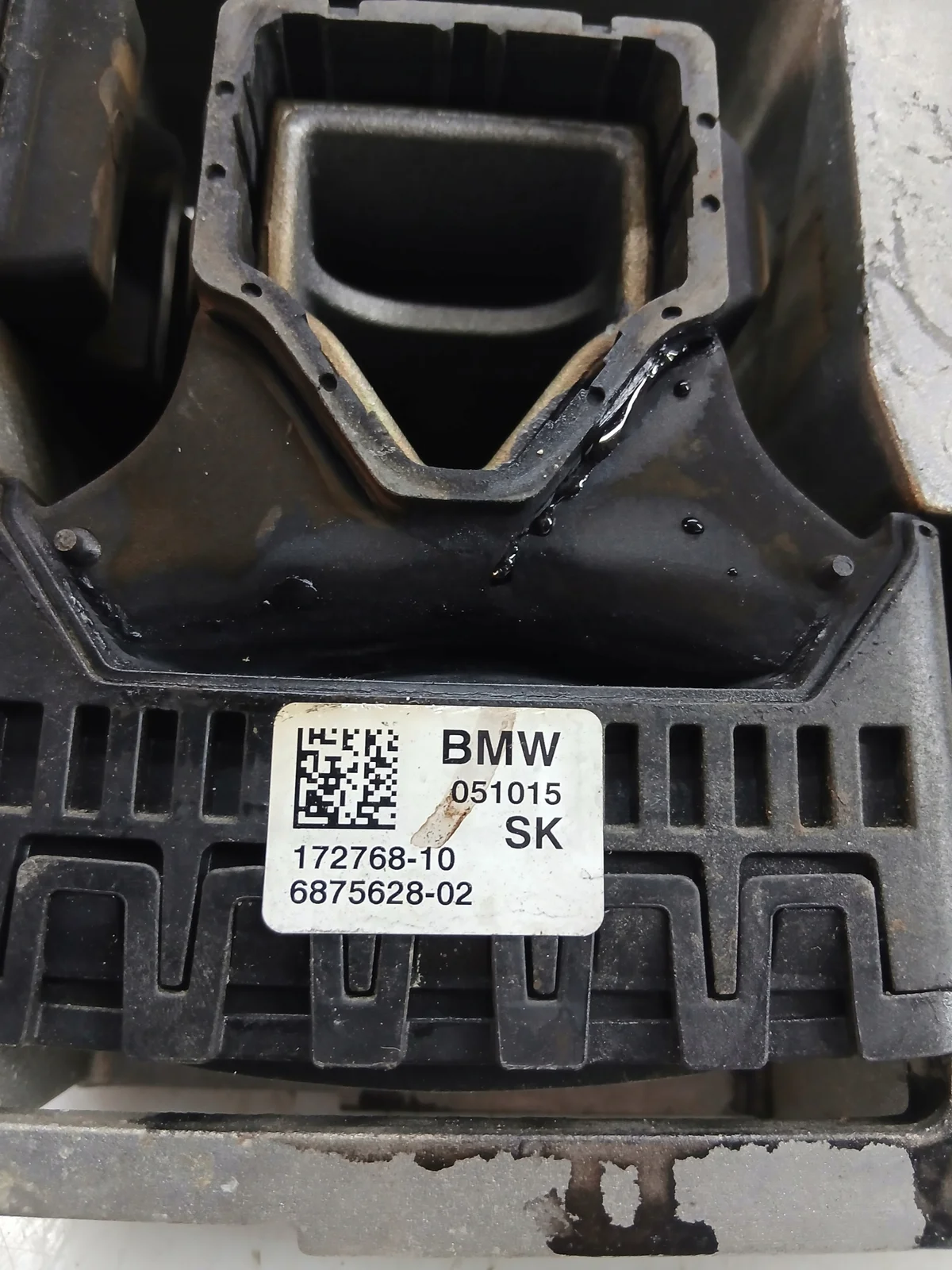 Motorfäste höger BMW 8835572