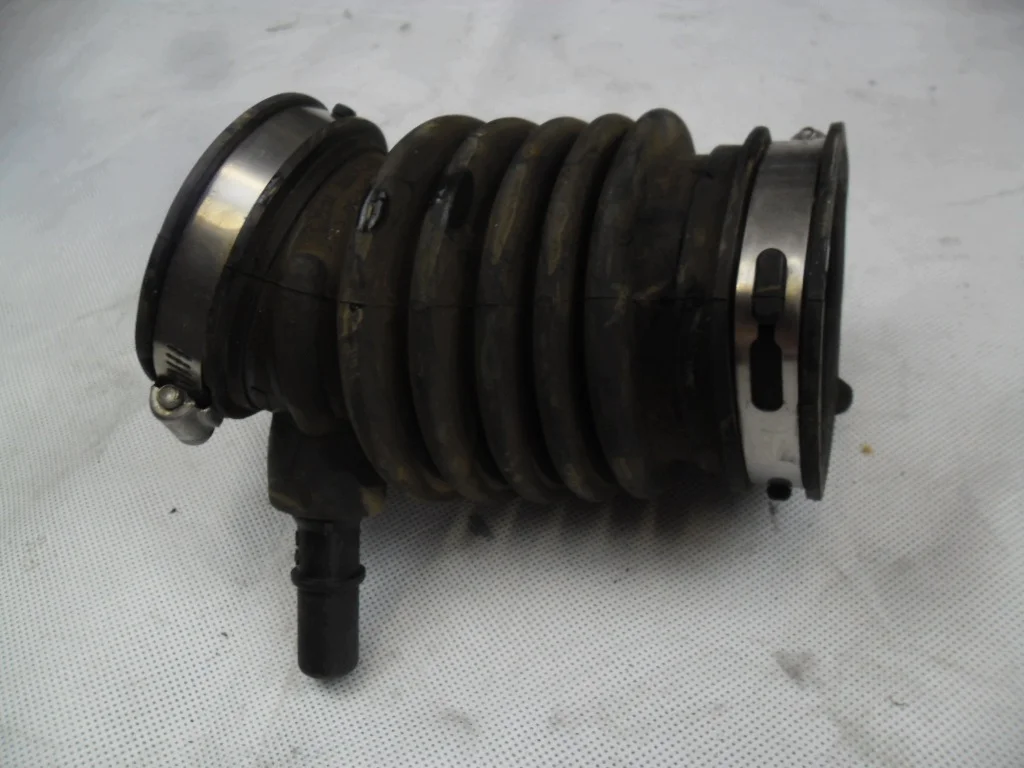 Ilmaputki Ford Kuga CJ54-9R504-A