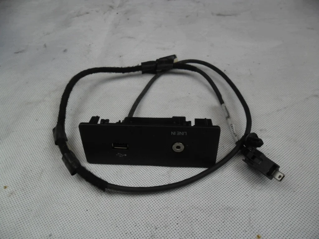 Ford Mondeo MK5 Fusion Cable USB DS7T-14D202-DC