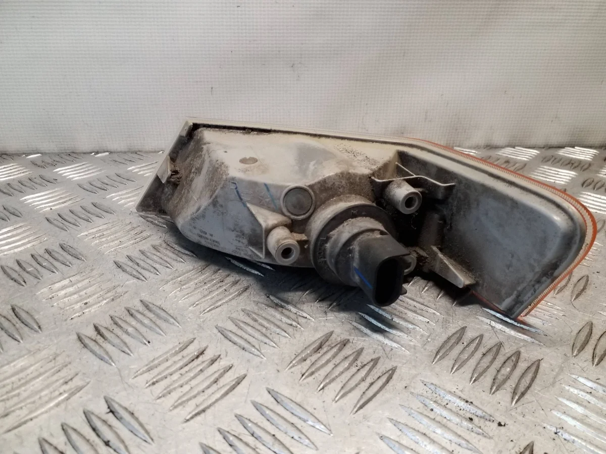 Blinker vorne rechts Jeep Patriot 22415302 image 3